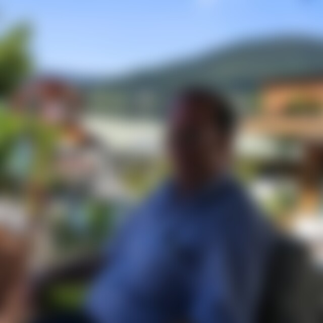 maeusel (80) aus Leverkusen