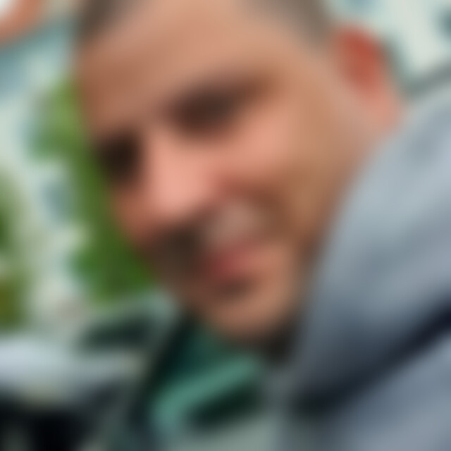 mojatze (42) aus Sinsheim