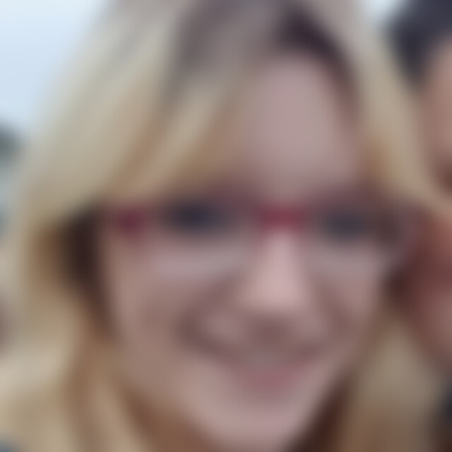 Yanaa (21) aus B