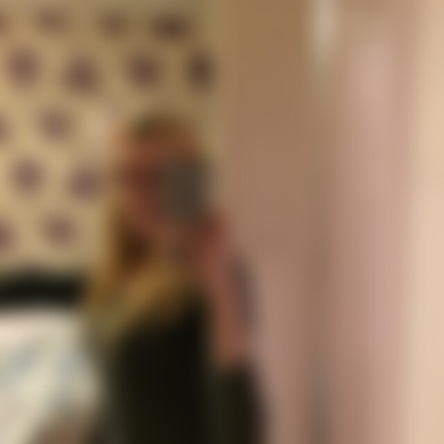 Yanaa (21) aus B