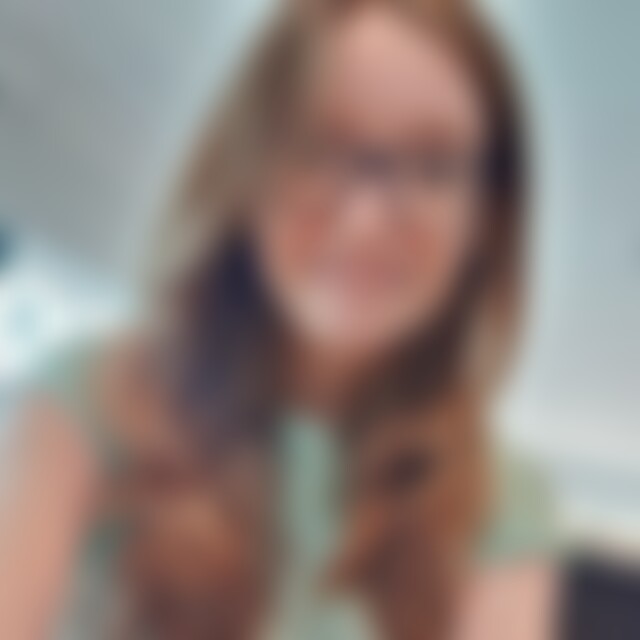 Yanaa (21) aus B