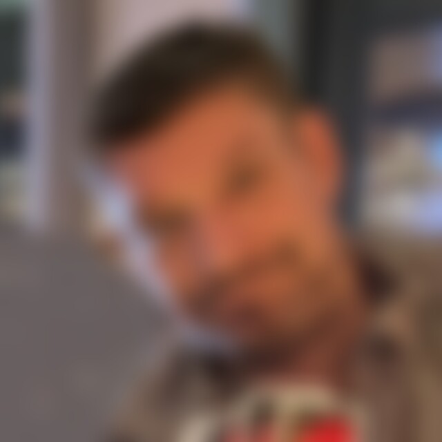 Bastib (46) aus Bonn