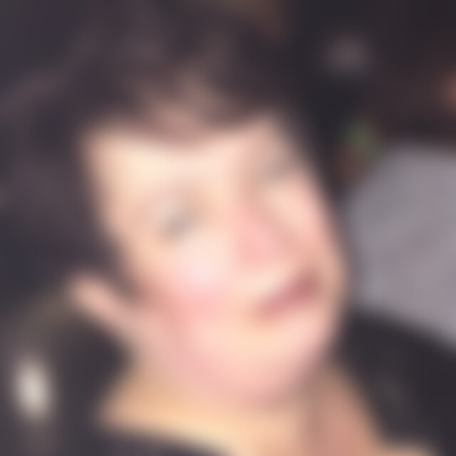 Ella (56) aus Berlin