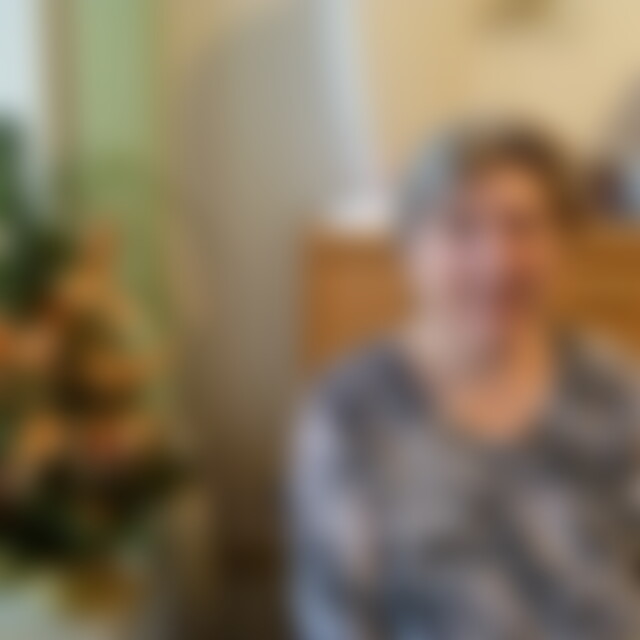 Rofa (65) aus Hof