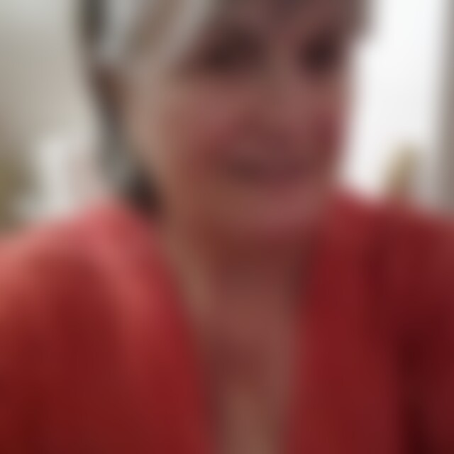 Lady2018 (75) aus Wiesbaden