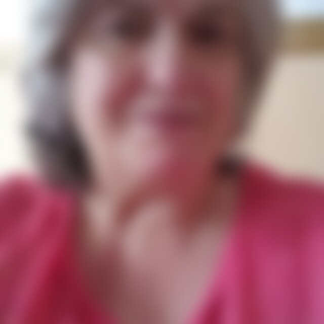 Lady2018 (75) aus Wiesbaden