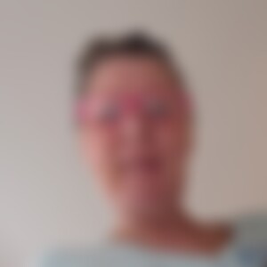hage (62) aus Neuss