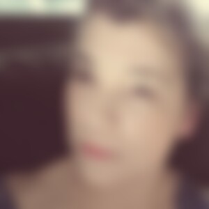 Angie38 (57) aus Wiesbaden