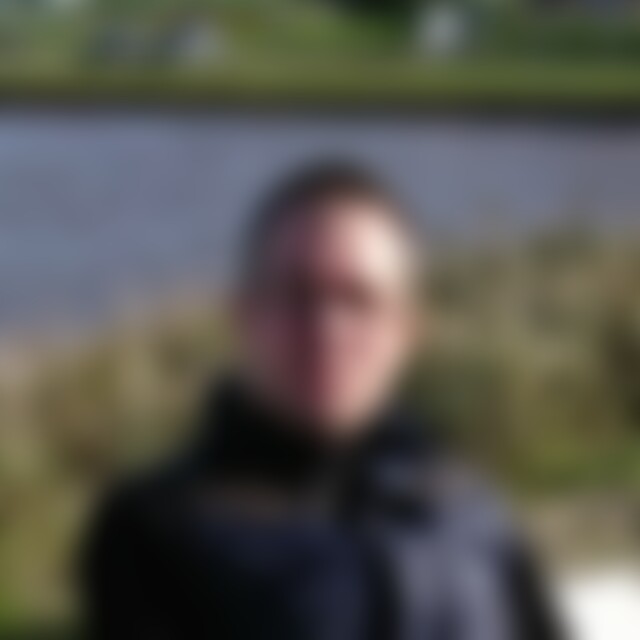Jensssen (44) aus Dunum