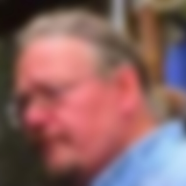Charmoehr (64) aus Remscheid