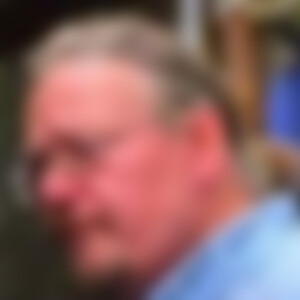 Charmoehr (64) aus Remscheid