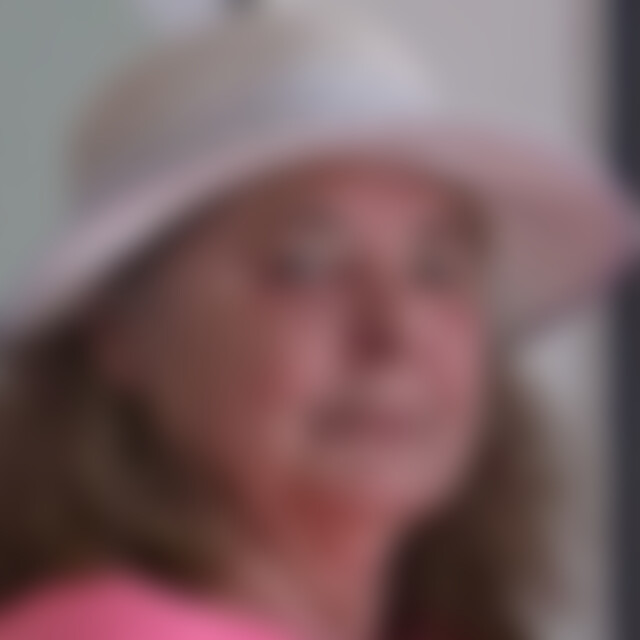 Navira (70) aus Burgbrohl