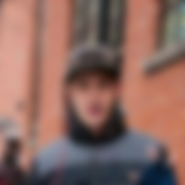 tharntype (40) aus Halstenbek