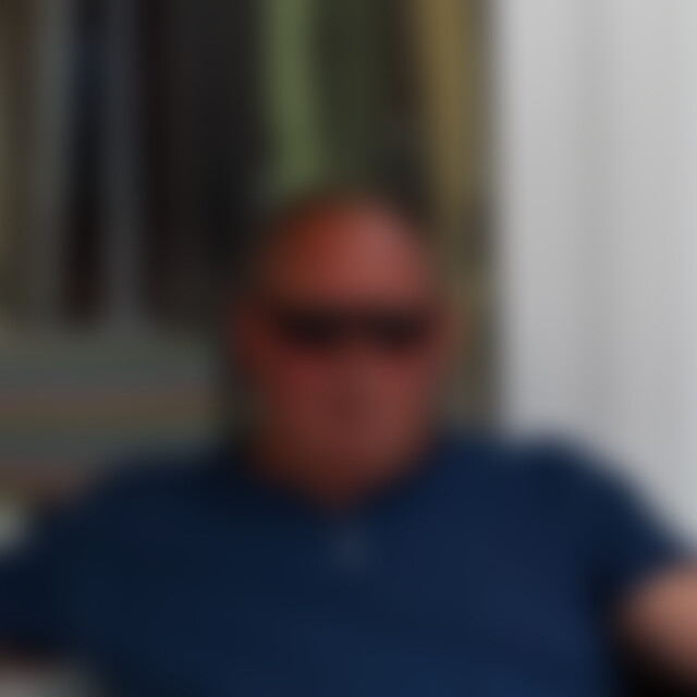 Steinbeisser (65) aus Berlin