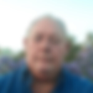 Steinbeisser (65) aus Berlin