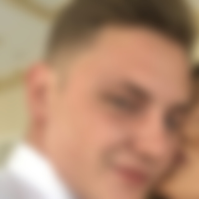 Grosssuchtklein (31) aus Zürich