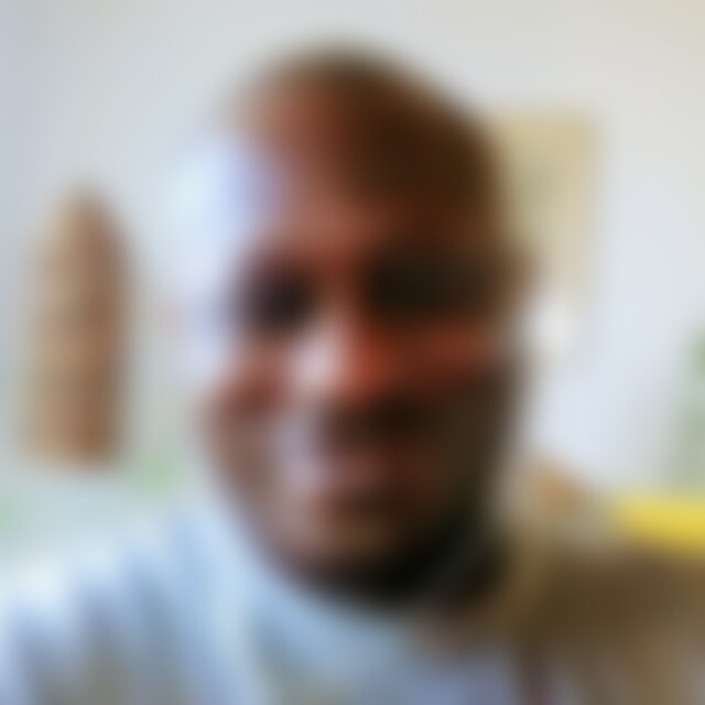 Leonee (59) aus Esslingen