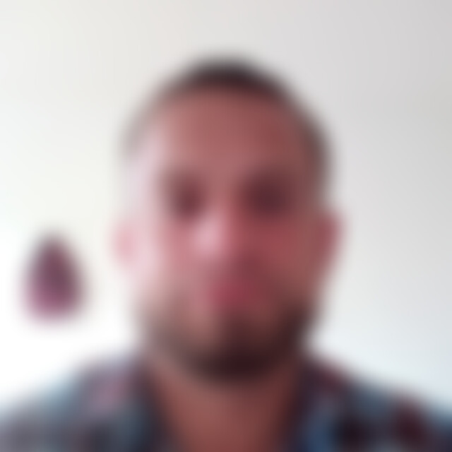 Tilorios (36) aus Remscheid