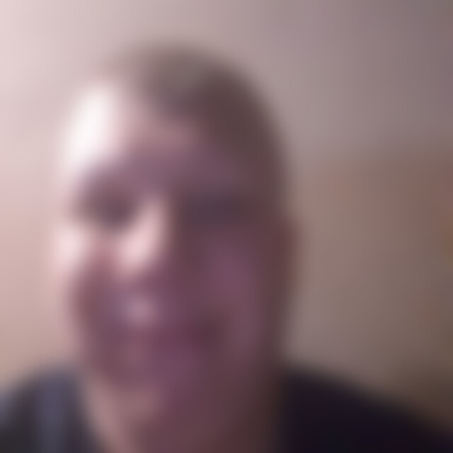 Julian24 (28) aus Völklingen