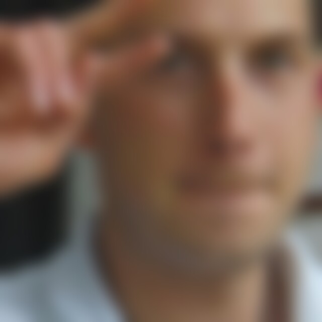 Hiller (46) aus Graben-Neudorf