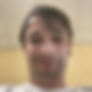 Tischler (23) aus Neuss