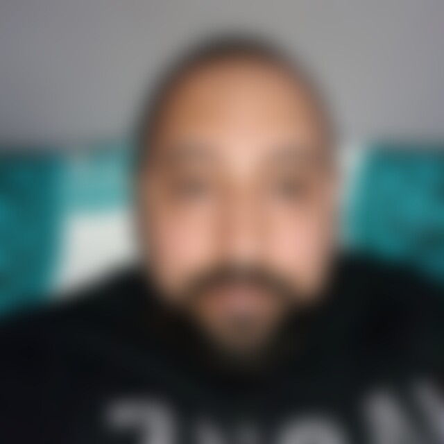 Roberto1990 (35) aus Rastatt