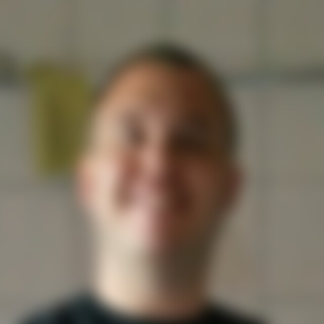 Hennus (36) aus Krefeld