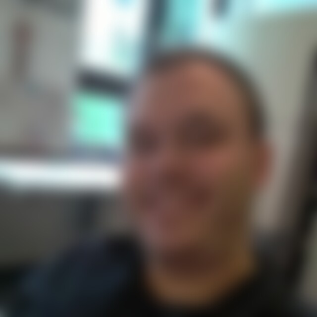 Hennus (36) aus Krefeld