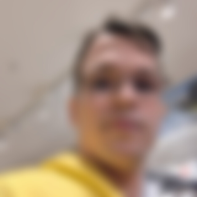 Junior (28) aus Burg