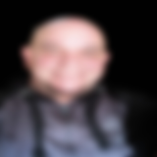 Dee (46) aus Zürich