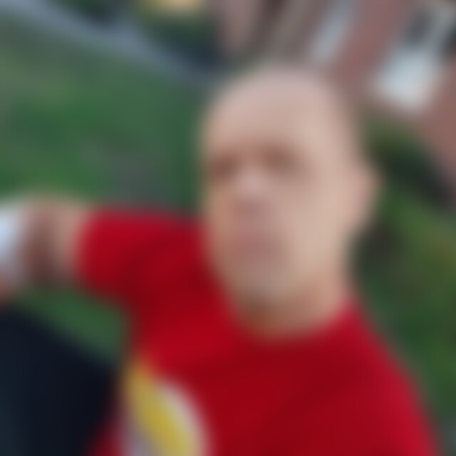 ElmoChris (45) aus Dresden