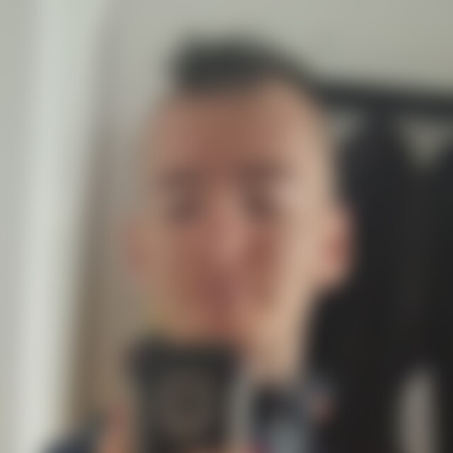 Maxknobloch (29) aus Berlin