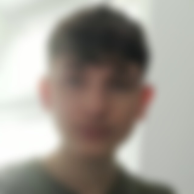 Justinruske (22) aus Berlin