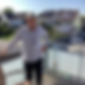 tohavealook (72) aus Bielefeld
