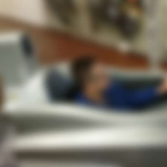 Thom5676 (50) aus Burgen