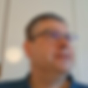 Thom5676 (50) aus Burgen