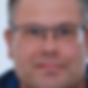Thom5676 (48) aus Burgen