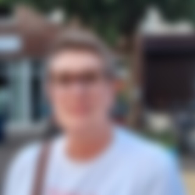 Stephanie (56) aus Wattenbek