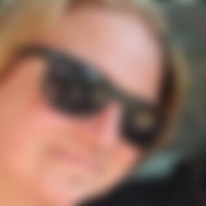 Keha (42) aus Nähe Hamburg