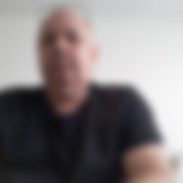 Strohhalm (60) aus Dresden
