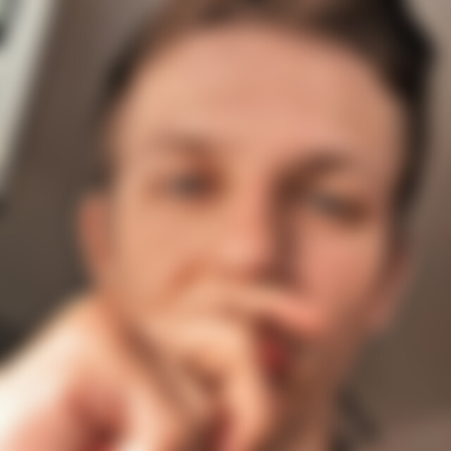 Julezz96 (29) aus Losheim am See