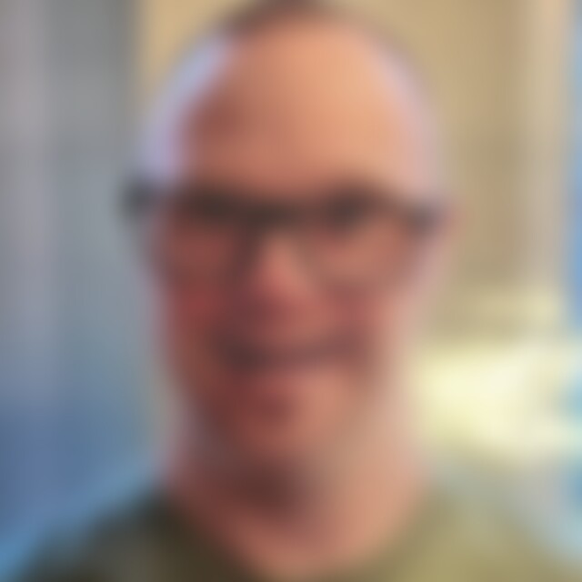 Bastimoldau (44) aus Berlin