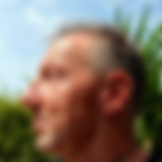 Moi (57) aus Roggenburg