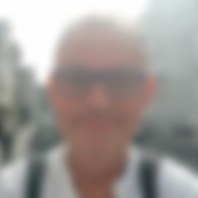 Wollinsky (63) aus Bonn