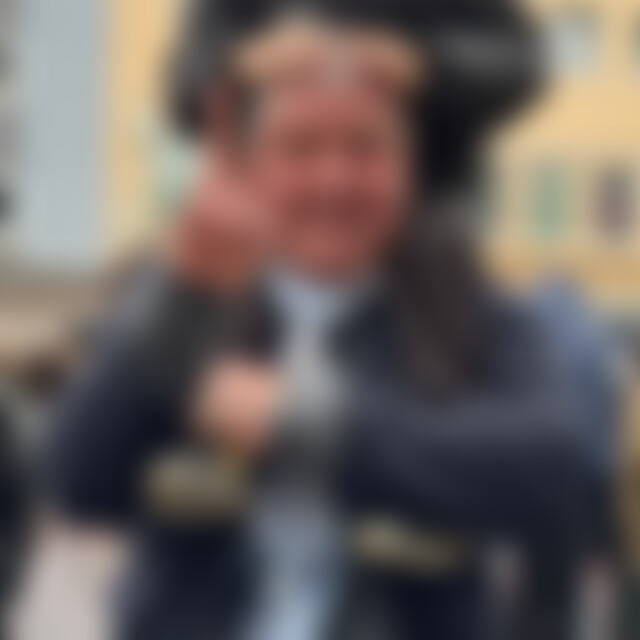 Abundzu (63) aus Mülheim an der Ruhr