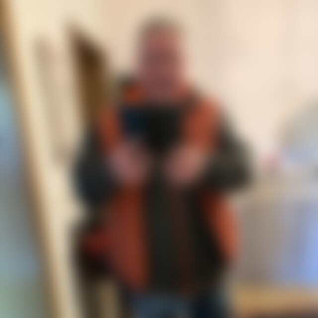 Abundzu (63) aus Mülheim an der Ruhr