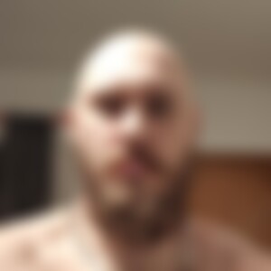 viktor321 (26) aus Aub