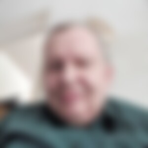 Pussy (72) aus Hennigsdorf