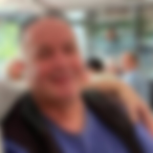 victor555 (62) aus Esslingen