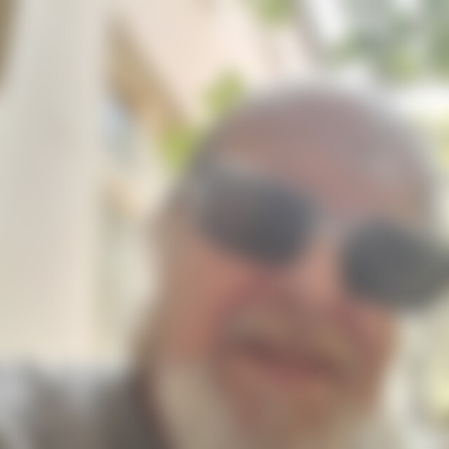 plattenheini (79) aus Berlin